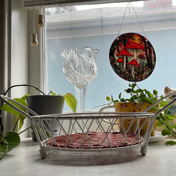 Round Baking Dish Carrier with Rattan Trivet - Picture 2 of 3